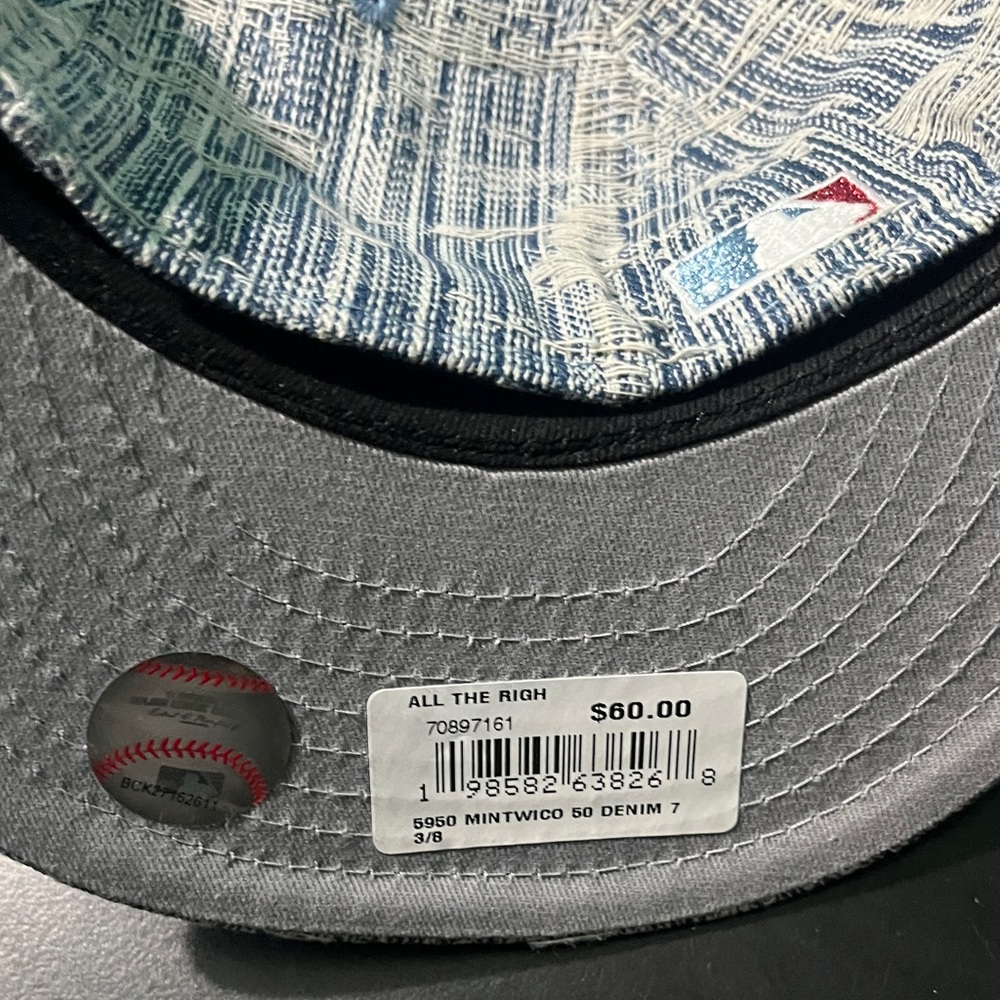 New Era Blue/White Textured Denim Fitted Cap with Red 'm' Logo size 7 3/8 - Picture 4 of 4